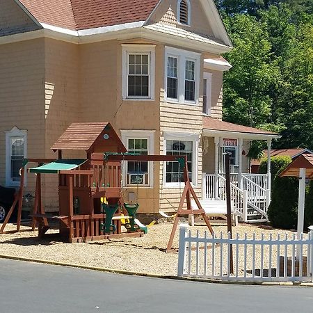 Seven Dwarfs Cabins - White Cabin Lake George Esterno foto