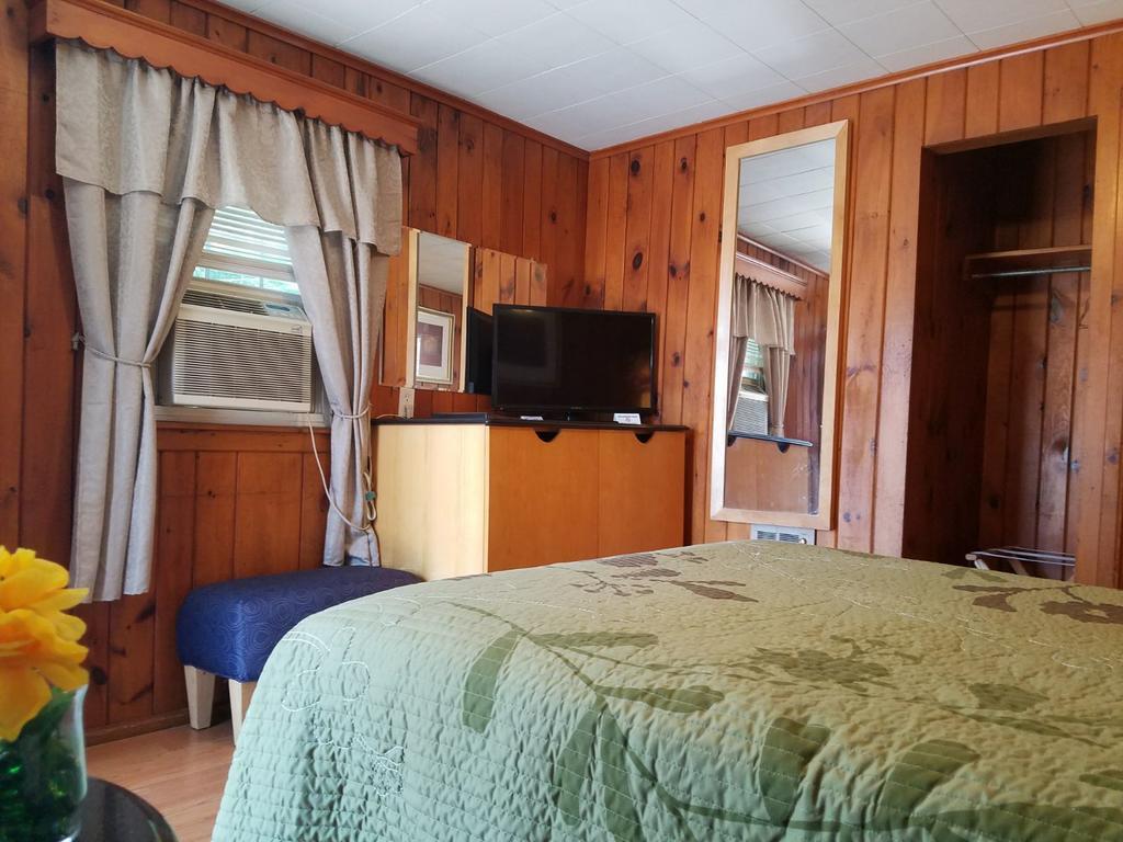 Seven Dwarfs Cabins - White Cabin Lake George Esterno foto